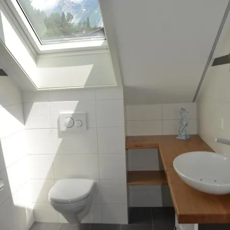 Renov 4,5 Zi Wg Lage Bahnen Apartmán *